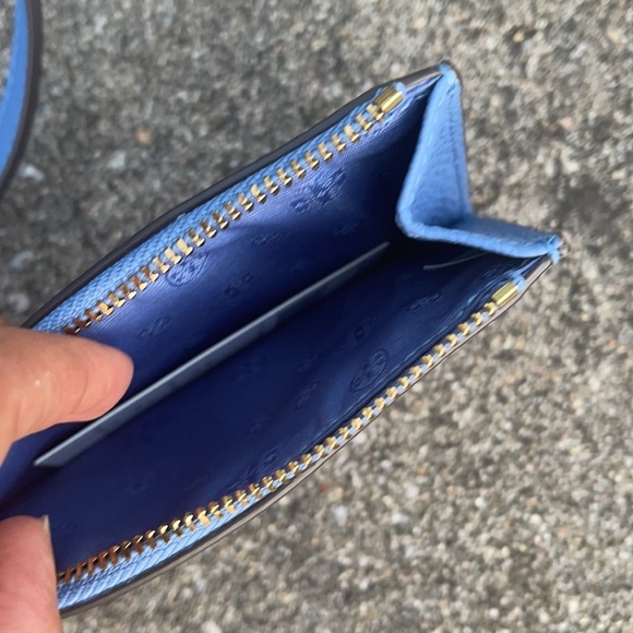 Brand new Tory Burch tote & wallet set - Picture 6 of 13